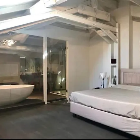 Lusso Con Piscina Tra Milano E 아파트