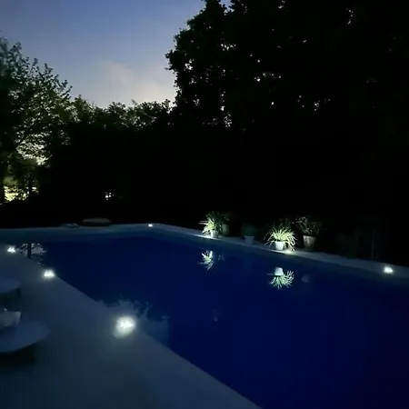 Lusso Con Piscina Tra Milano E 아파트
