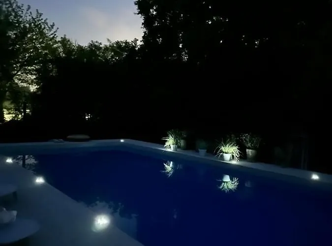 Lusso Con Piscina Tra Milano E Apartament